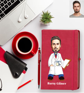 Kişiye Özel Doktor Karikatürlü Kırmızı Defter Kalem Hediye Seti Bay-1