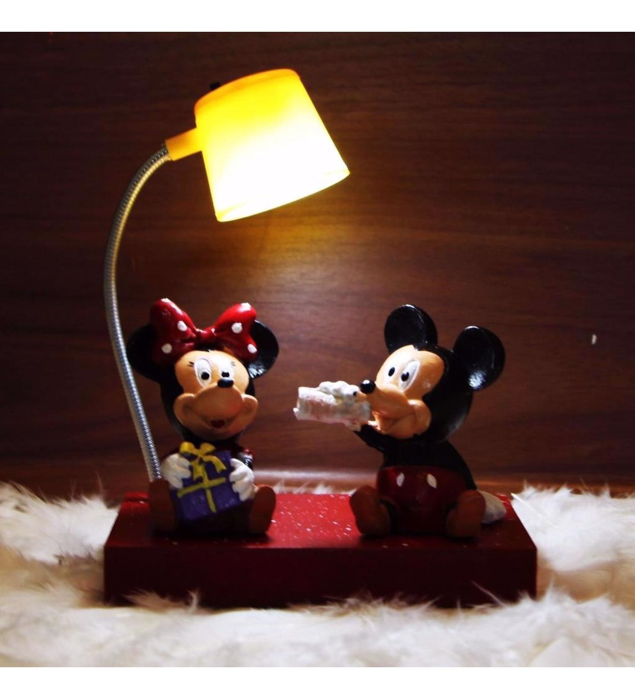 mickey-mouse-minnie-mouse-