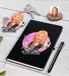 BK Gift Kişiye Özel Kadın Dövme Sanatçısı Karikatürlü Siyah Defter Kalem Ve Anahtarlık Hediye Seti-1 (Model 1)