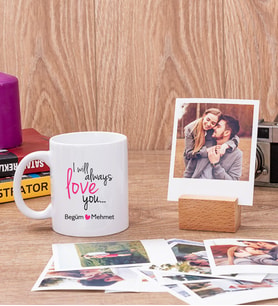 Sevgililere Özel Baskılı Beyaz Kupa Bardak ve Ahşap Standlı Polaroid Set