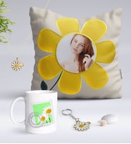 BK Gift Kişiye Özel Fotoğraflı Papatya Yastık Kupa Papatya Kolye ve Gold Anahtarlık Seti-10 (Model 1)