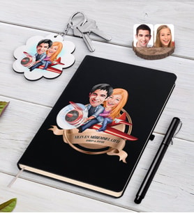 BK Gift Kişiye Özel Yılın En Mükemmel Çifti Karikatürlü Siyah Defter Kalem ve Anahtarlık Hediye Seti-11 (Model 1)