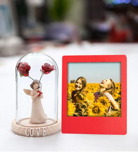 Aşk Perisi Fanus & Kişiye Özel Kırmızı İnstagram Çerçevesi Hediye Seti