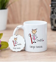 Bayan Diş Hekimi Karikatürü Beyaz Kupa Bardak Ve Anahtarlık Set