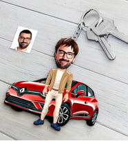 BK Gift Kişiye Özel Bay Renault Clio Figürlü Plakalı Ahşap Karikatür Anahtarlık-2 (Beyaz)