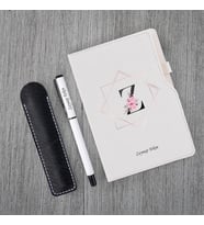 Kişiye Özel UV Baskılı Harfli Beyaz Defter Roller Kalem Seti