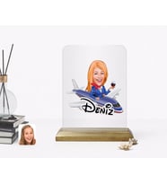 BK Gift Kişiye Özel Hostes Karikatürlü Ahşap Standlı Çerçeve-1 (Beyaz)