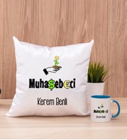 Muhasebeci Kare Yastık ve Mavi Kupa Bardak