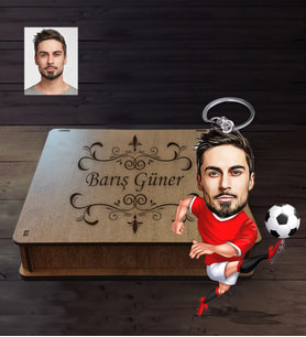 Kişiye Özel Futbolcu Karikatürlü  Ahşap Anahtarlık Kutulu Bay-3