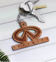 Infiniti Logolu Ahşap Anahtarlık-1 (Beyaz)
