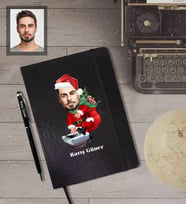 Kişiye Özel Yılbaşı Erkek Karikatürlü Siyah Defter Kalem Hediye Seti Model-2