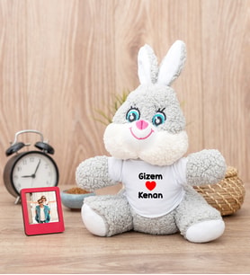 Sevgililere Özel İsim Yazılı Peluş Tavşan ve Mini Fotoğraf Çerçevesi