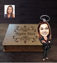 Kişiye Özel Öğretmen Karikatürlü  Ahşap Anahtarlık Kutulu Bayan-6