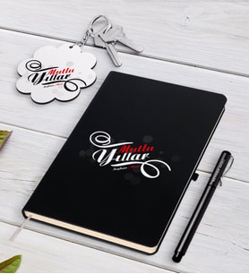 BK Gift Kişiye Özel Yılbaşı Mutlu Yıllar Siyah Defter Kalem ve Anahtarlık Hediye Seti-6 (Model 1)