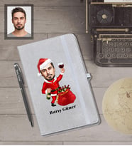 Kişiye Özel Yılbaşı Erkek Karikatürlü Gri Defter Kalem Hediye Seti Model-6