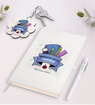 BK Gift Kişiye Özel Dünyanın En İyi Öğretmeni Beyaz Defter Kalem Ve Anahtarlık Hediye Seti-23 (Model 1)