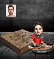Kişiye Özel Dj Karikatürlü Ahşap Biblo Kutulu Bay-1