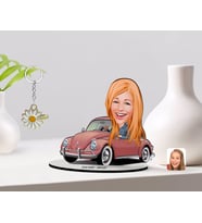 BK Gift Kişiye Özel Kadın Sürücü Karikatürlü 3D Ahşap Biblo ve İsimli Gold Papatya Anahtarlık-1 (Model 1)