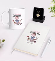 BK Gift Kişiye Özel Anaokulu Öğretmeni Beyaz Kupa Defter Kalem ve İsimli Papatya Kolye Hediye Seti-2 (Model 1)