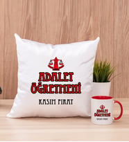 Adalet Öğretmeni Kare Yastık ve Kırmızı Kupa Bardak