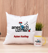 Anestezi Uzmanı Kare Yastık ve Sarı Kupa Bardak