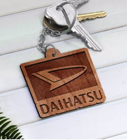 Daihatsu Logolu Ahşap Anahtarlık-1 (Beyaz)