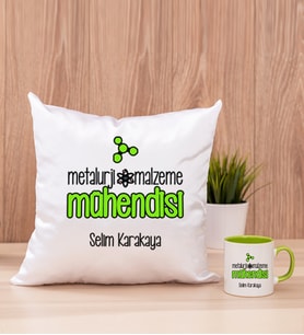 Metalurji ve Malzeme Mühendisi Kare Yastık ve Yeşil Kupa Bardak