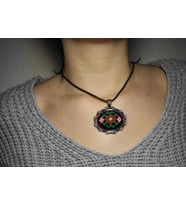 Yöresel Motif İşlemeli Kanaviçe Kolye