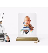 BK Gift Kişiye Özel Bebek Doğum Günü Karikatürlü Ahşap Standlı Çerçeve-1 (Beyaz)
