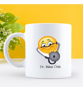 Kişiye ve İsime Özel Doktor Emoji Beyaz Kupa Bardak