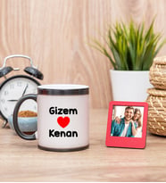 Sevgililere Özel İsim Yazılı Sihirli  Kupa Bardak ve Kırmızı Mini Çerçeve