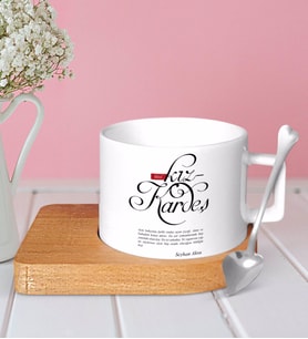 BK Gift Kişiye Özel Mânâ Kız Kardeş Ahşap Altlıklı Seramik Fincan-1 (Beyaz)