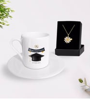 BK Gift Kişiye Özel Öğretim Üyesi Türk Kahvesi Fincanı ve İsimli Papatya Kolye Hediye Seti-1 (Model 1)