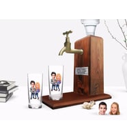 BK Gift Kişiye Özel Renkli Baskılı Sevgililer Karikatürlü İkili Rakı Bardağı ve Ahşap Rakı Standı Hediye Seti-50 (Model 1)