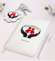 BK Gift Kişiye Özel Sigortacı Beyaz Defter Kalem ve Anahtarlık Hediye Seti (Model 1)