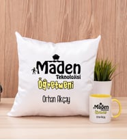 Maden Teknolojisi Öğretmeni Kare Yastık ve Sarı Kupa Bardak