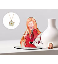 BK Gift Kişiye Özel Kadın Karikatürlü 3D Ahşap Biblo ve İsimli Tarihli Papatya Kolye Seti-34 (Model 1)