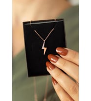 Beyaz Taşlı Gümüş Şimşek Kolye-Rose