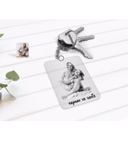 BK Gift Kişiye Özel Karakalem Tasarımlı Şeffaf Pleksi Anahtarlık-1 (Beyaz)
