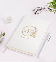 BK Gift Kişiye Özel Baş Harf İsim Tasarımlı Beyaz Defter Kalem Seti-8