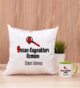 İnsan Kaynakları Uzmanı Kare Yastık ve Yeşil Kupa Bardak