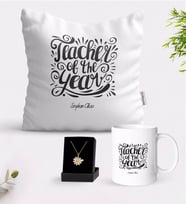BK Gift Kişiye Özel Yılın Öğretmeni Beyaz Kupa Yastık ve İsimli Papatya Kolye Hediye Seti-1 (Model 1)