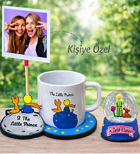 Kişiye Özel Fotoğraflı Küçük Prens Mini Işıklı Kar Küresi & Küçük Prens Tabaklı Premium Kupa