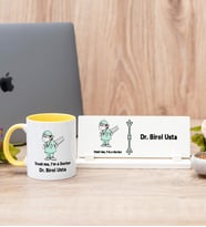Trust Me Doktor Sarı Kupa Bardak Ve Masa İsimliği Hediye Seti