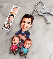 BK Gift Kişiye Özel Baba Oğul ve Kız Ahşap Karikatür Anahtarlık (Çok Renkli)