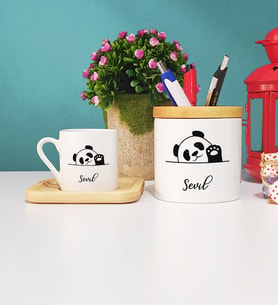 Panda Tasarımlı Kişiye Özel Hediye Panda Ahşap Altlıklı Türk Kahvesi Fincanı ve Kalemlik Hediye Seti