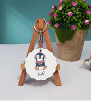 Tatlı Penguen Tasarımlı Kişiye Özel Hediye Penguen Ahşap Anahtarlık