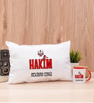 Hakim Dikdörtgen Yastık ve Kırmızı Kupa Bardak