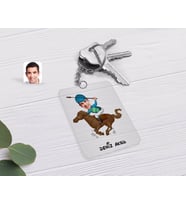 BK Gift Kişiye Özel Erkek Jokey Karikatürlü Şeffaf Pleksi Anahtarlık-1 (Beyaz)
