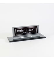 Yönetici İsimlik - Kişiye Özel Tasarım Premium Cam Masaüstü İsimlik – Ofis Masaüstü İsimlik – Masalık